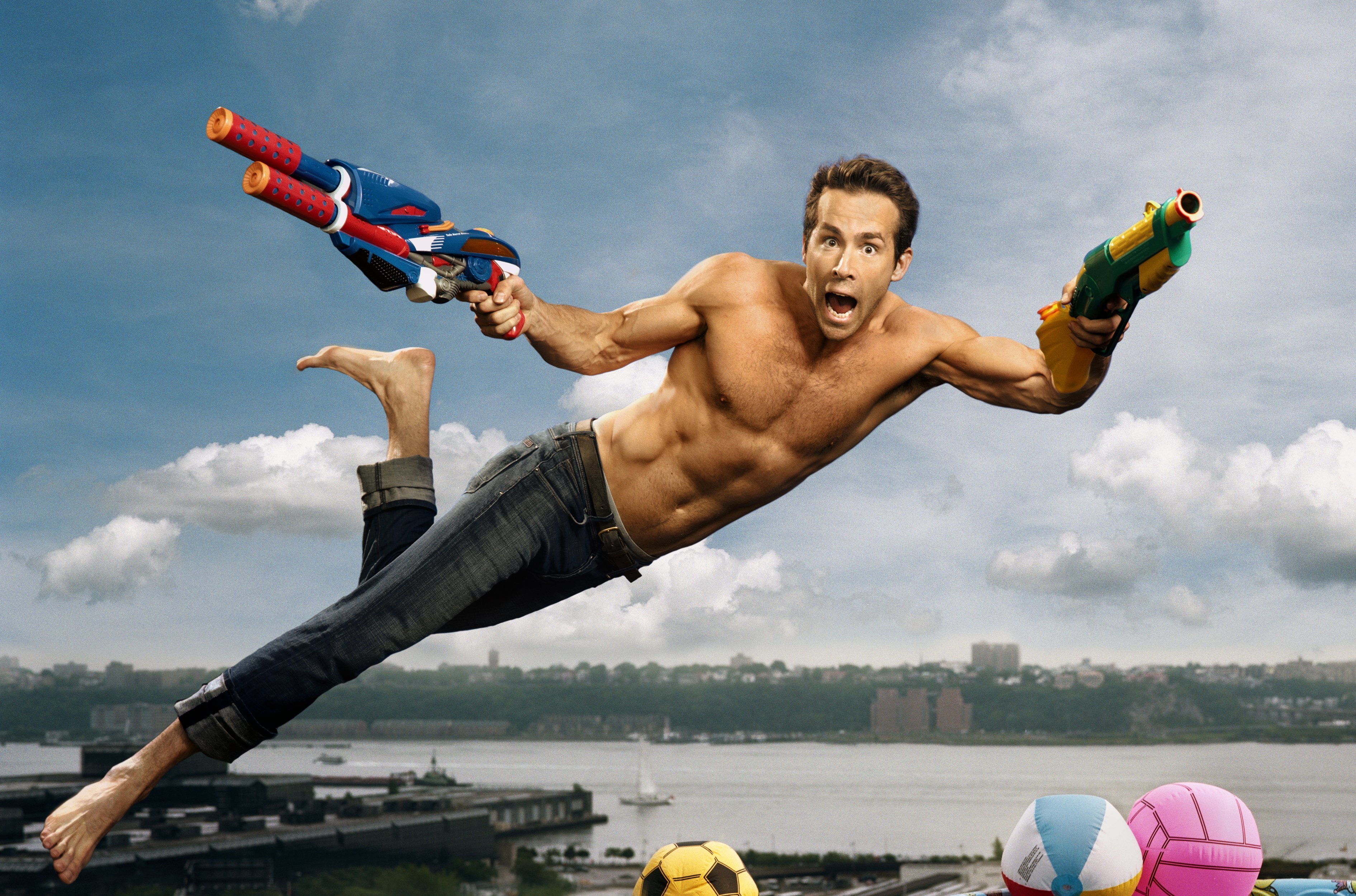 Ryan reynolds buldge