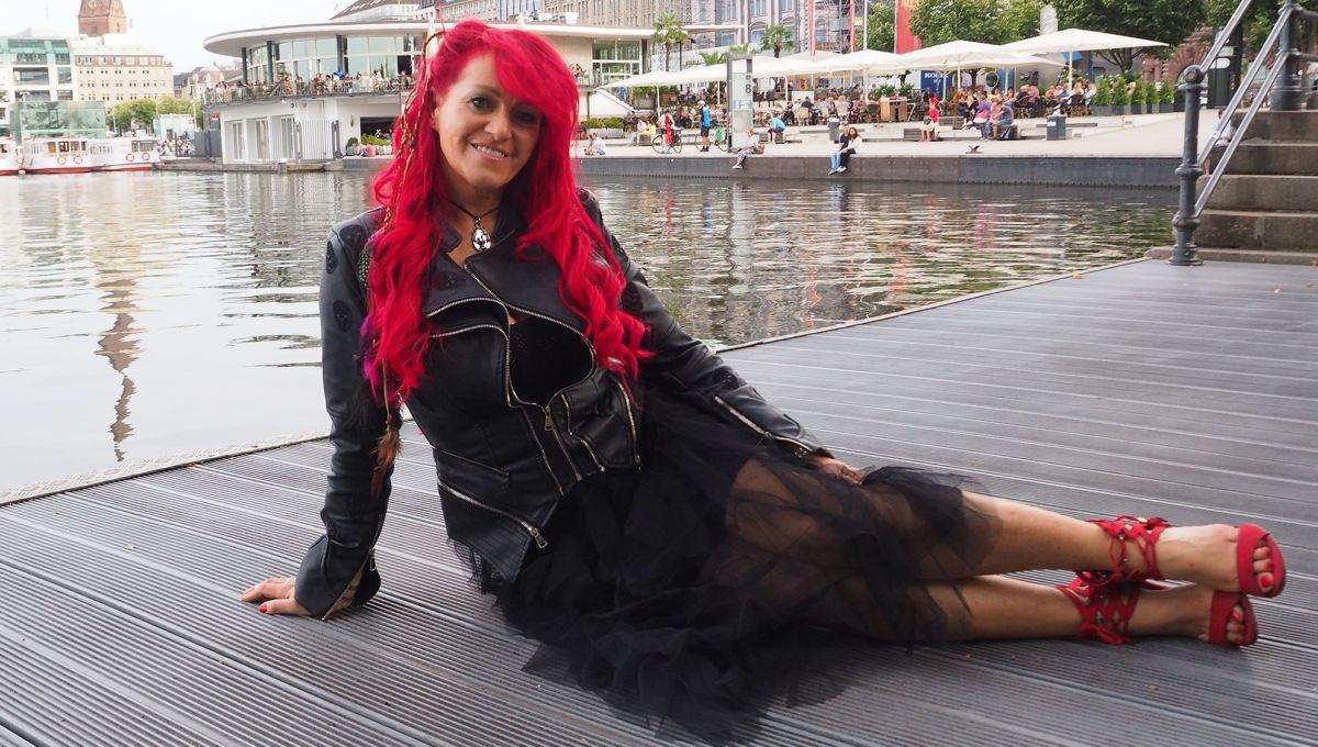 Sabrina Lange's Feet << wikiFeet