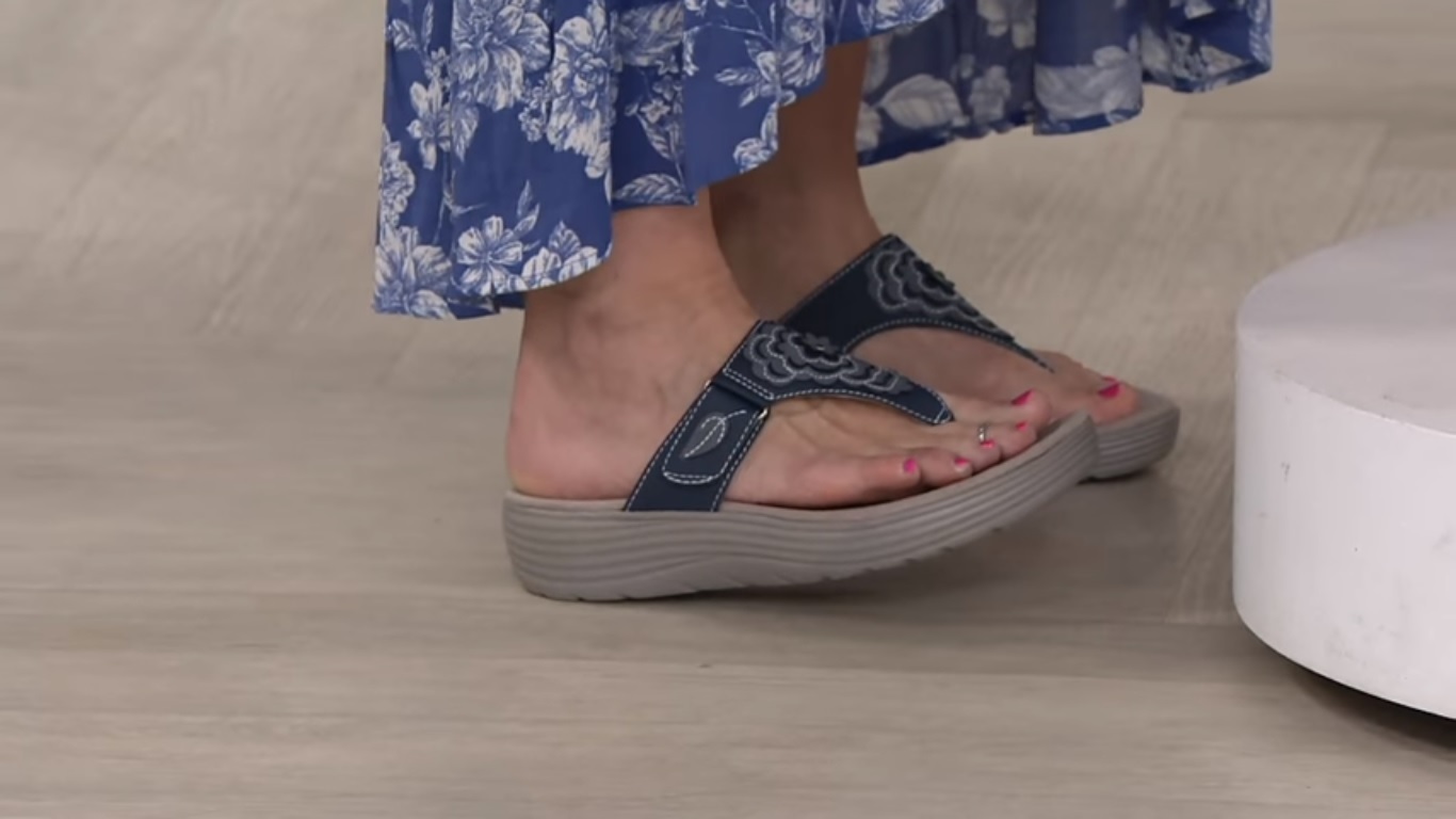 Sally Combs feet photo 193081580 Sally Combs feet photo 193081580 - High quality celebrity feet picture