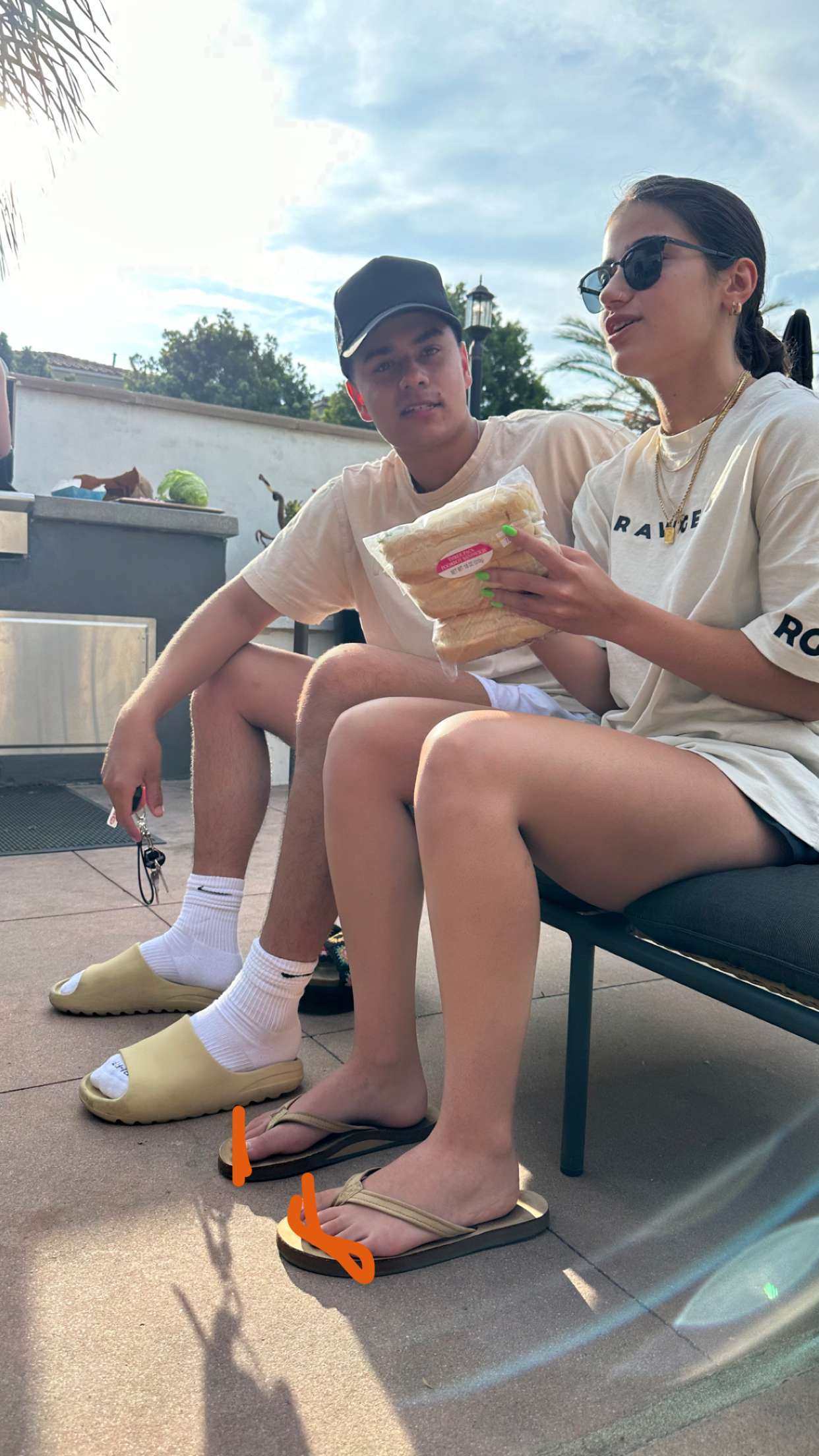 Sara Saffari's Feet << wikiFeet