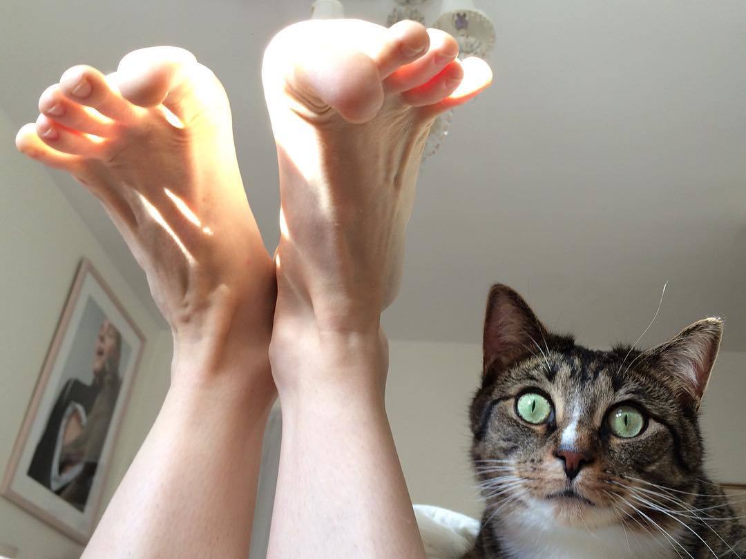 Sarah Small's Feet - I piedi di Sarah Small - Celebrities Feet 2023