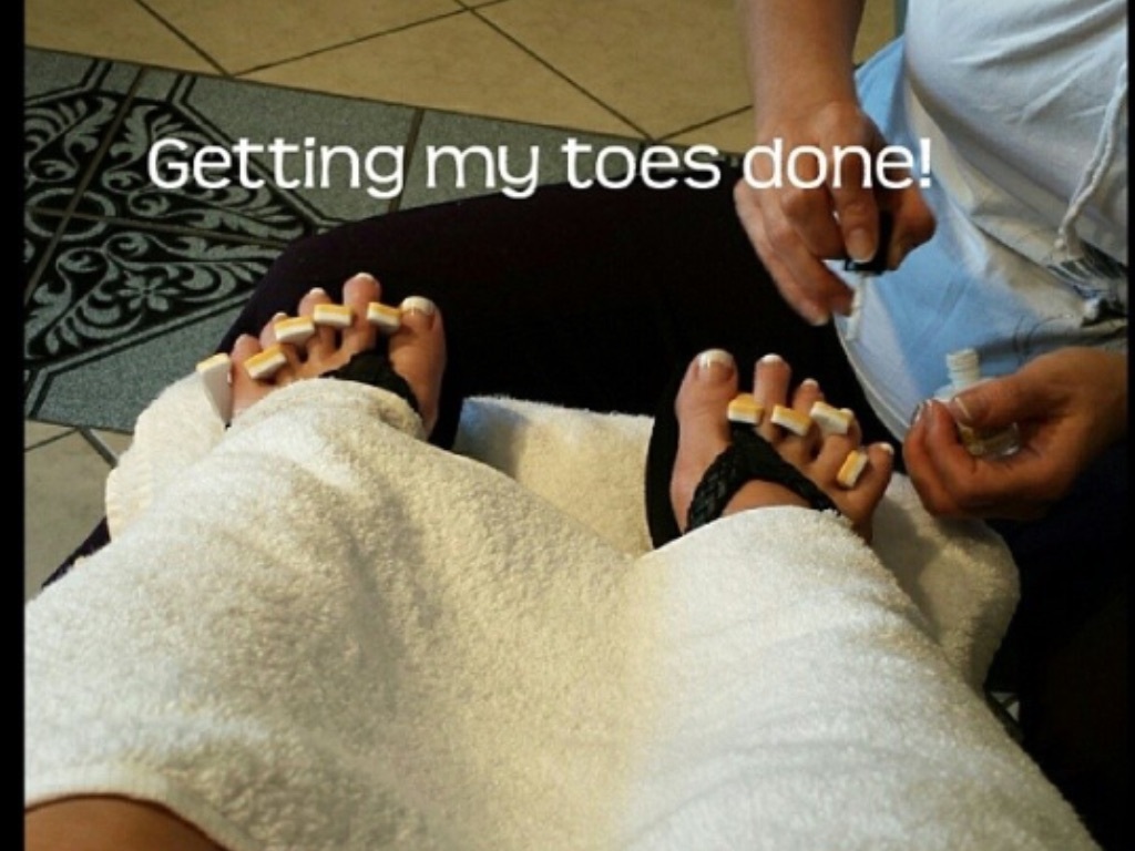 Savannah Steele's feet
