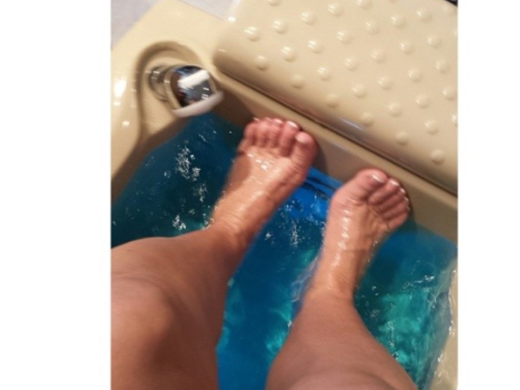 Savannah Steele's feet