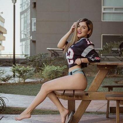 Scarlett Salazar's feet