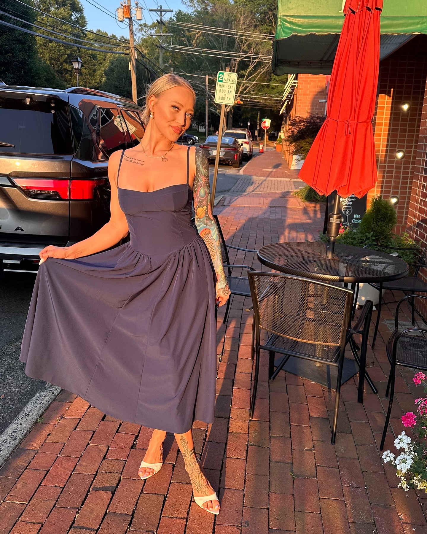 Scarlett Savage's feet