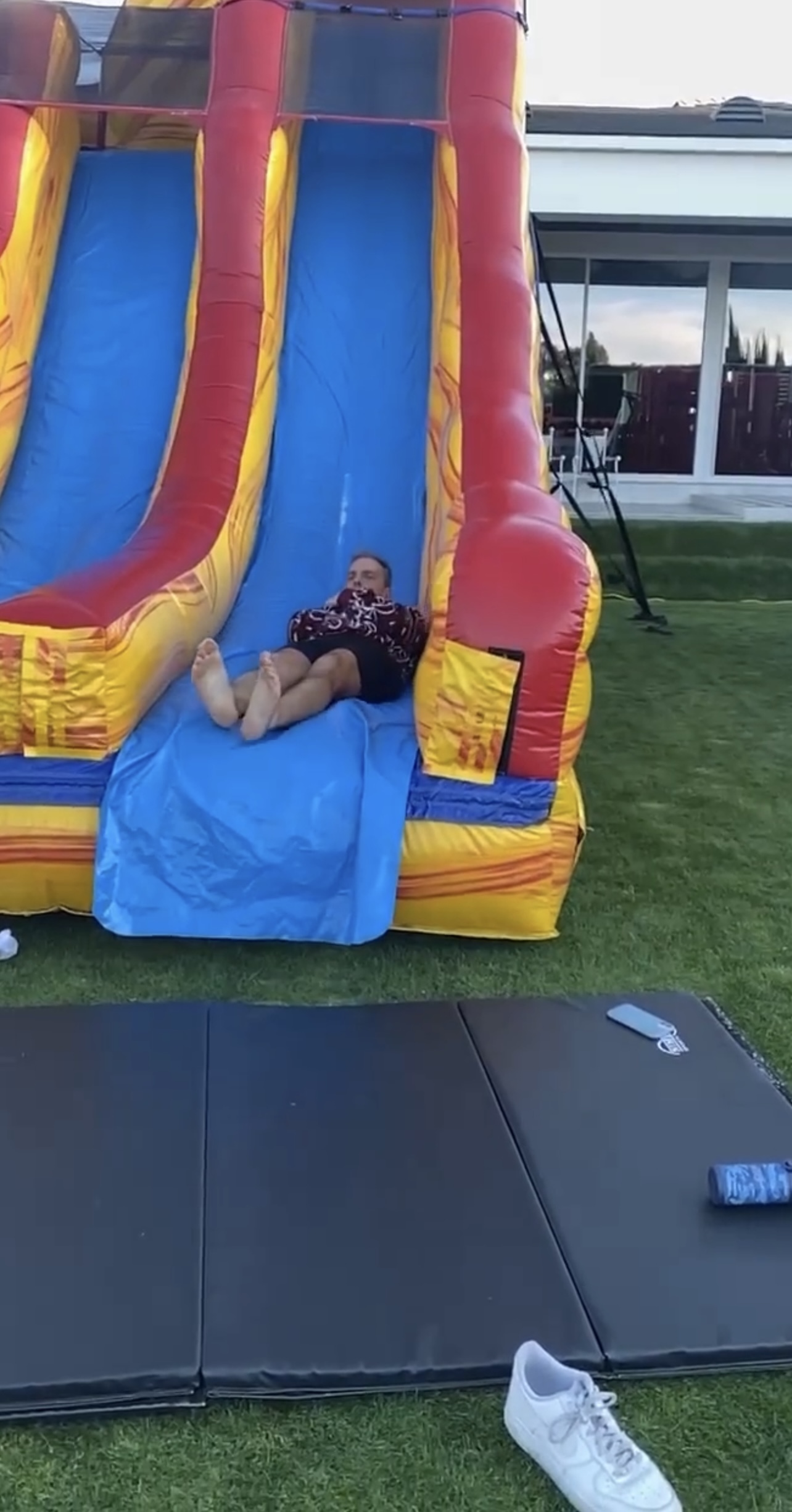 Sebastian maniscalco s feet