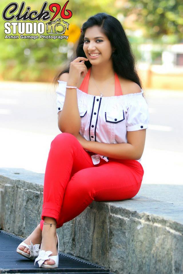 Senali. Fonseka feet photo 193212165 Senali. Fonseka feet photo 193212165 - High quality celebrity feet picture