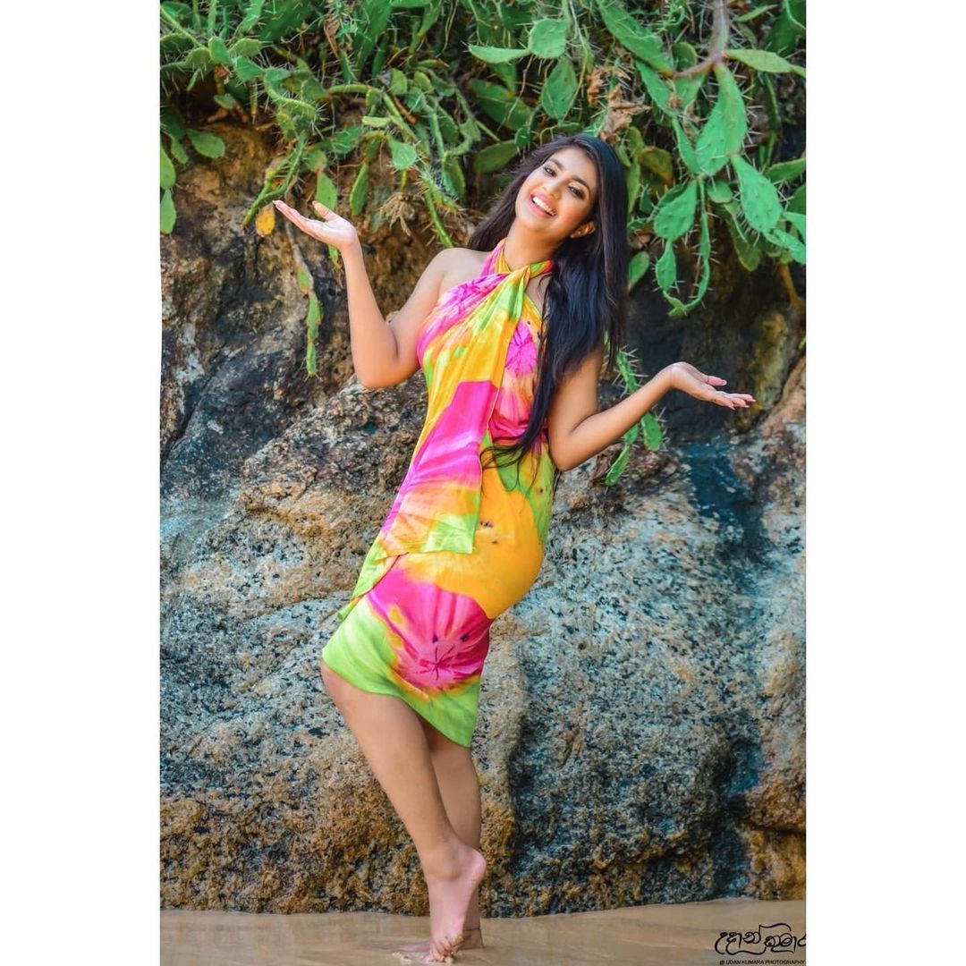 Senali. Fonseka feet photo 193212184 Senali. Fonseka feet photo 193212184 - High quality celebrity feet picture