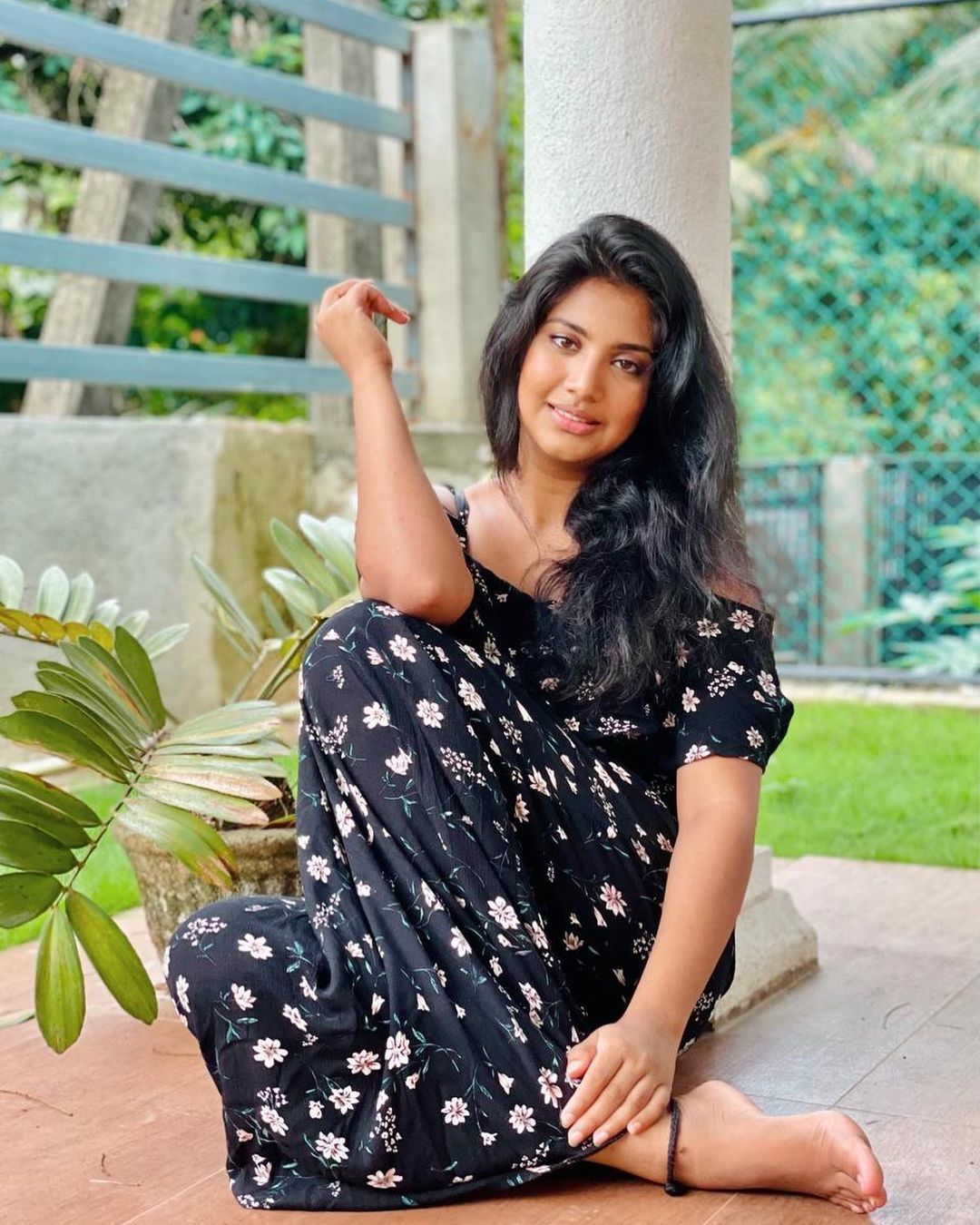 Senali. Fonseka feet photo 193212185 Senali. Fonseka feet photo 193212185 - High quality celebrity feet picture