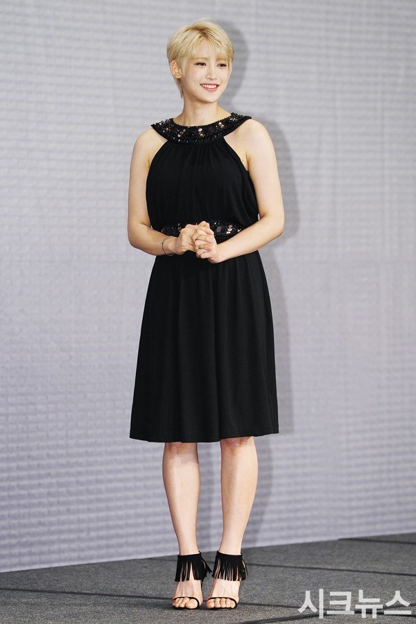 Seo-Young Hong feet photo 193213085 Seo-Young Hong feet photo 193213085 - High quality celebrity feet picture
