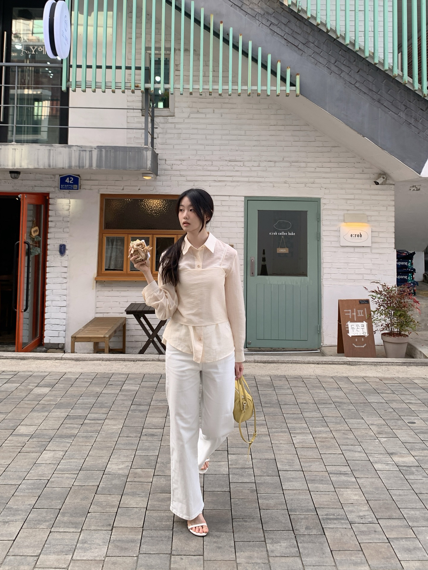 Feet of Seo Su-min