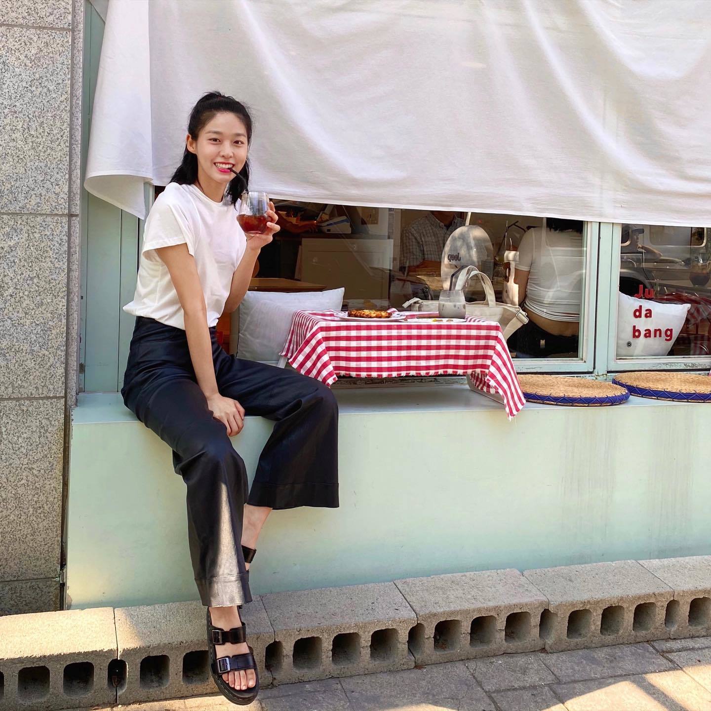 Seol-Hyun Kim feet photo 193213344 Seol-Hyun Kim feet photo 193213344 - High quality celebrity feet picture