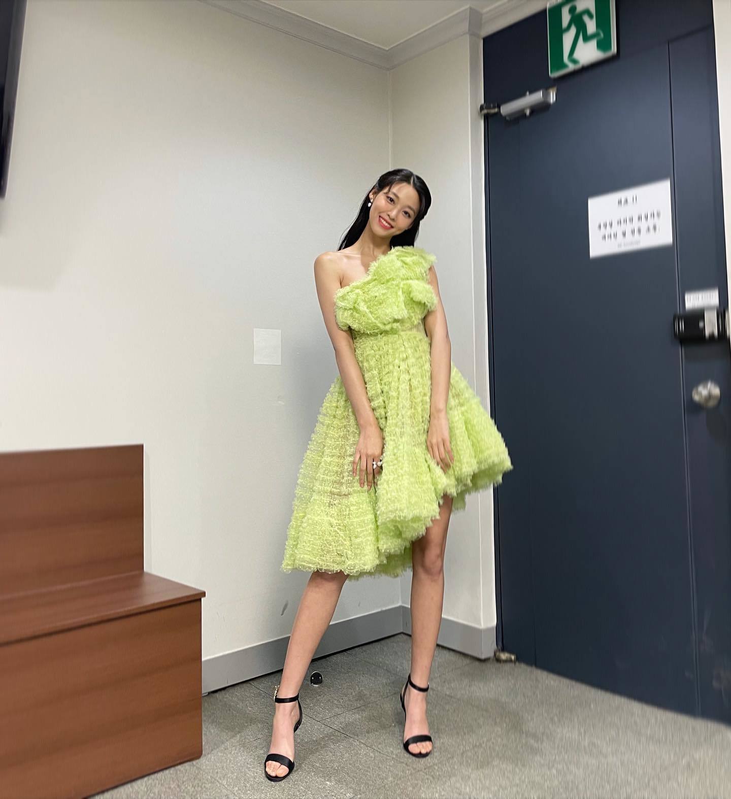 Seol-Hyun Kim feet photo 193213328 Seol-Hyun Kim feet photo 193213328 - High quality celebrity feet picture