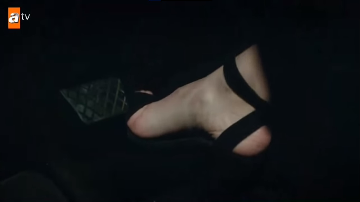 Sevcan Yasar feet photo 193218777 Sevcan Yasar feet photo 193218777 - High quality celebrity feet picture