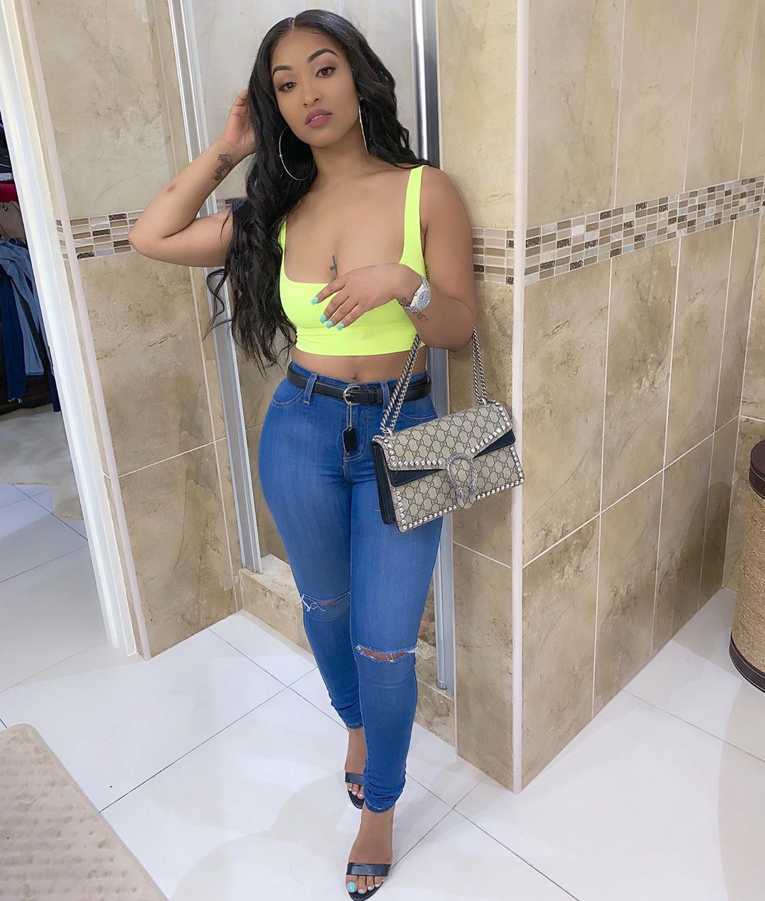 People who liked Shenseea's feet, also liked.