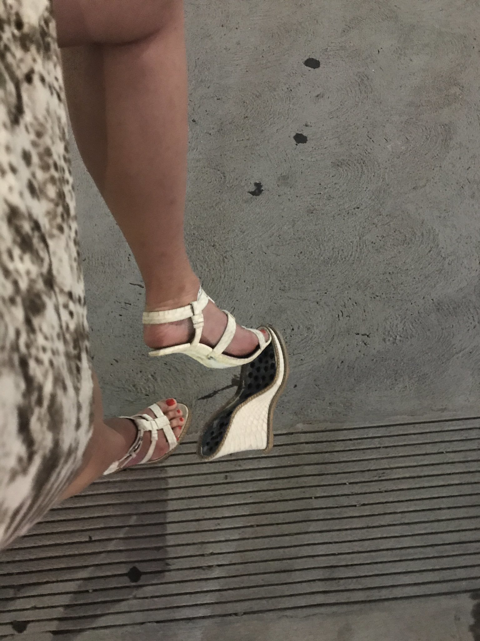 Shera Bechard's Feet - I piedi di Shera Bechard - Celebrities Feet 2022
