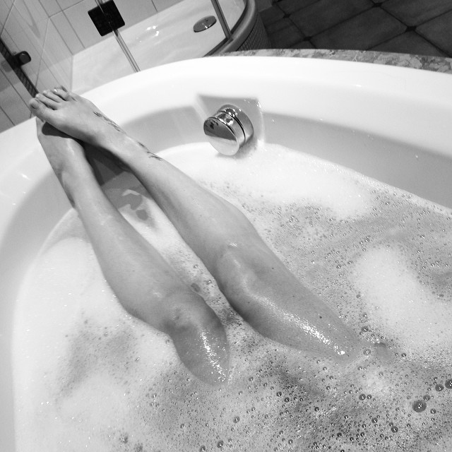Feet of Simona Salvemini