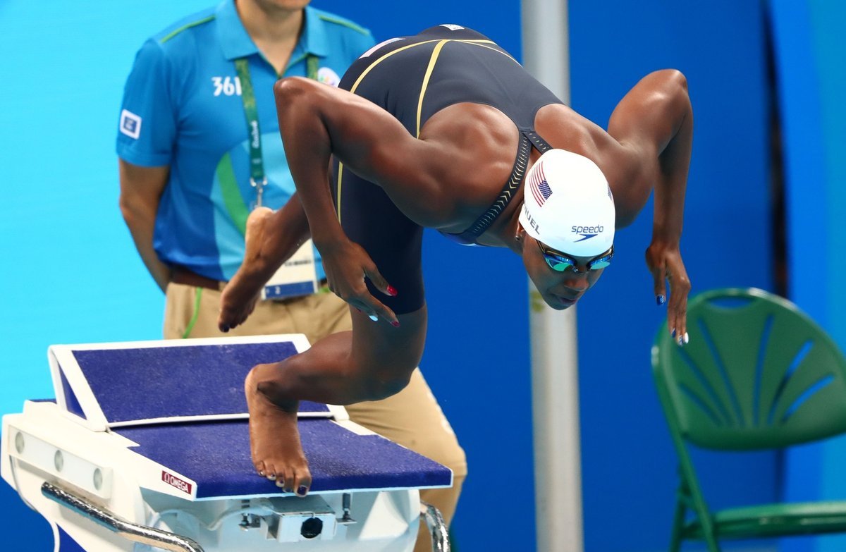 Simone Manuel's Feet - I piedi di Simone Manuel - Celebrities Feet 2023