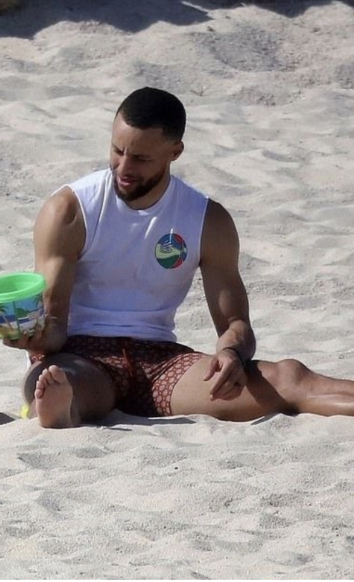 Stephen curry shirtless