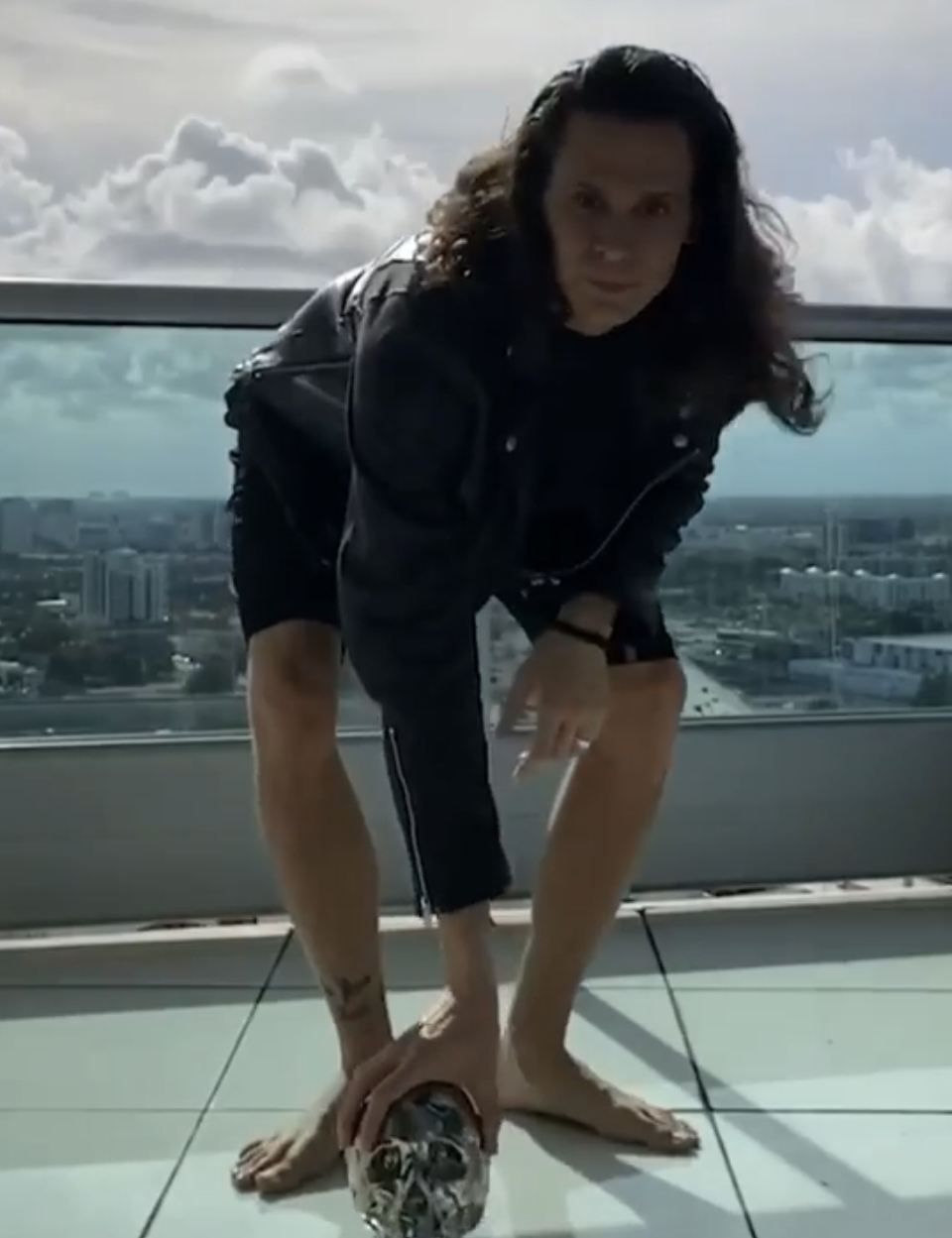Sullivan King's feet