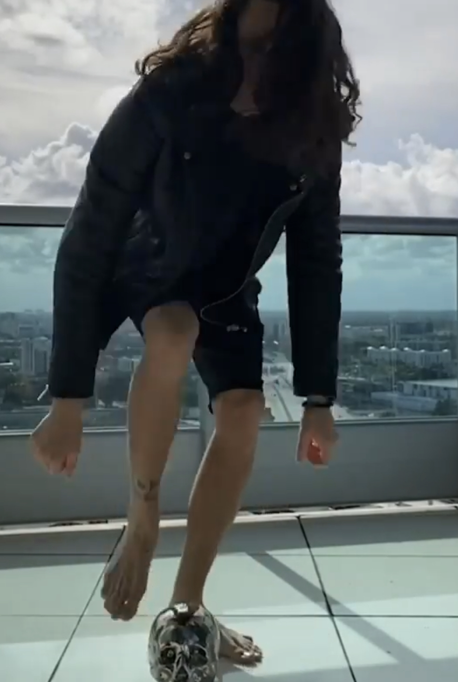 Sullivan King's feet