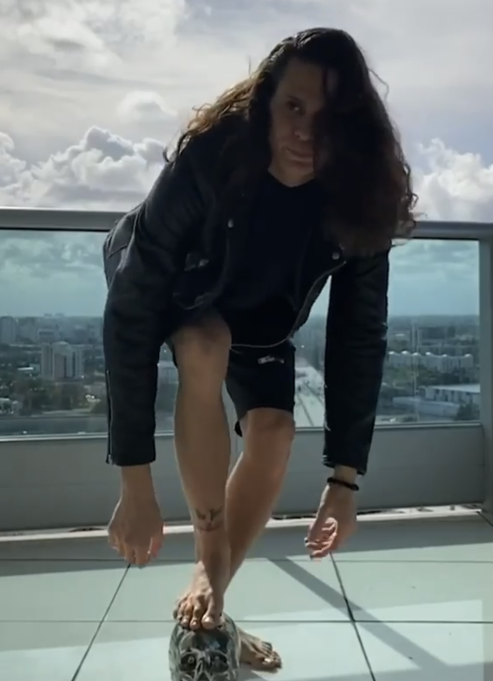 Sullivan King's feet