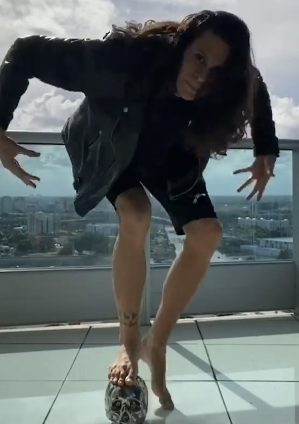 Sullivan King's feet