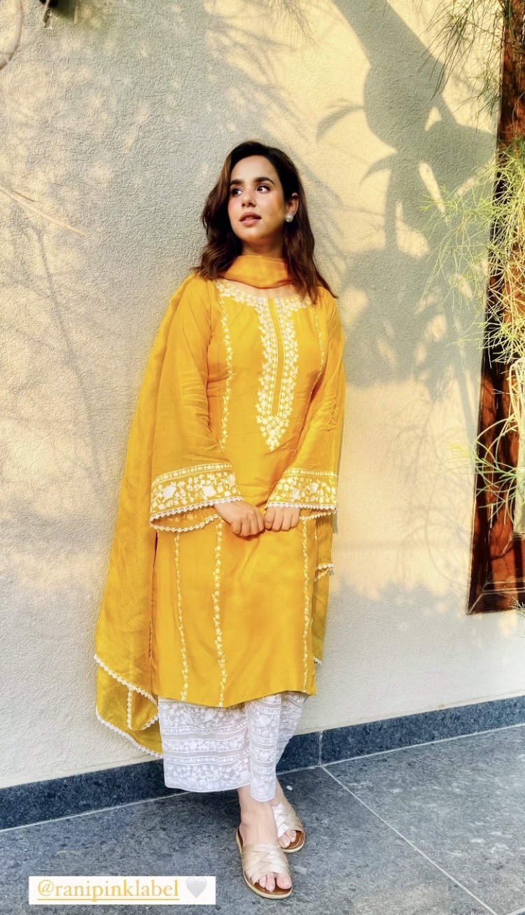 sunanda sharma yellow suit