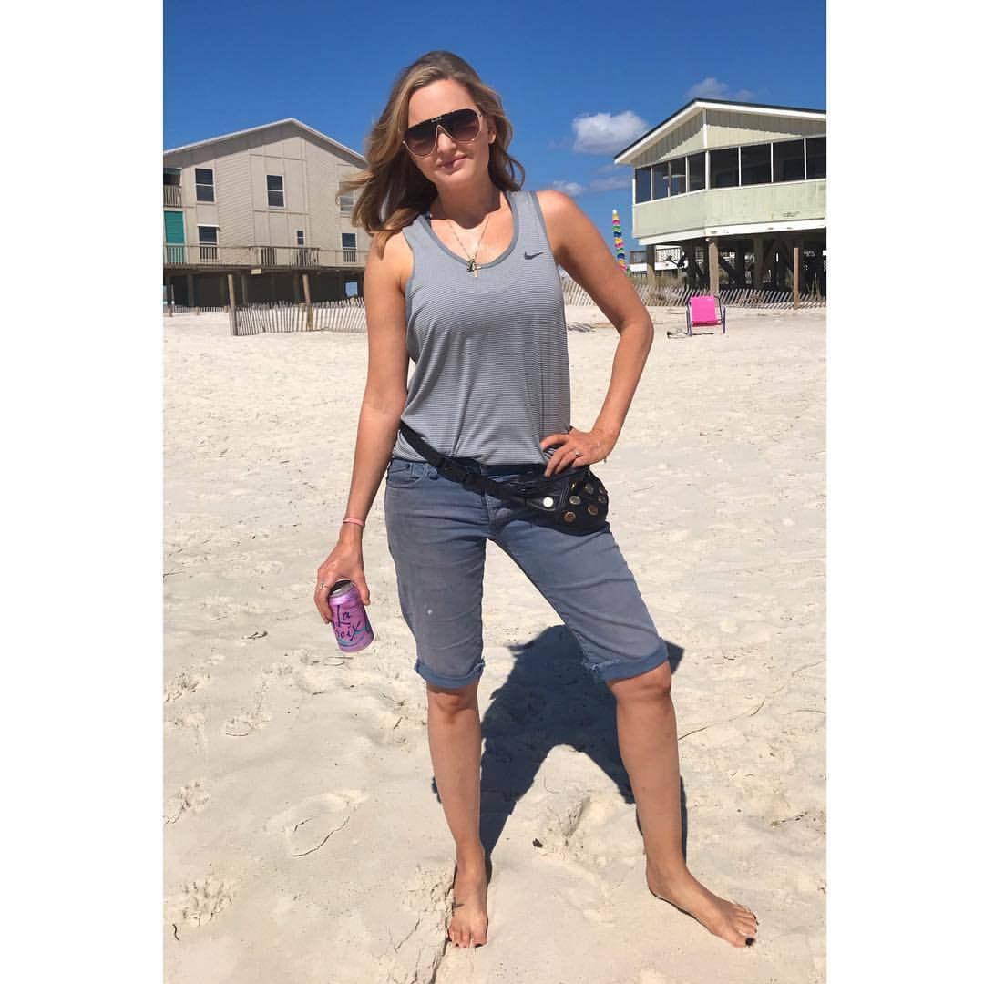 Sunny Mabrey's Feet I piedi di Sunny Mabrey Celebrities Feet 2023