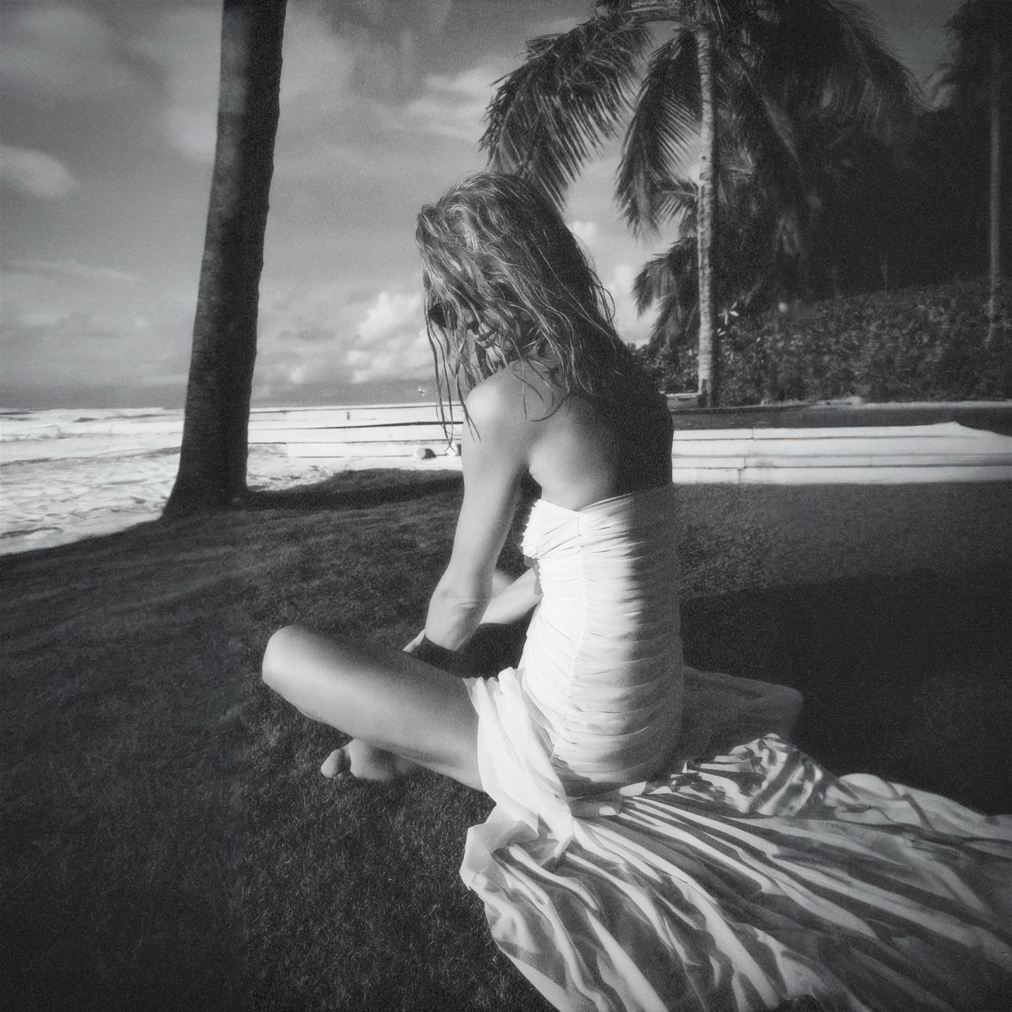 Yetuk va yosh lezbiyenlar ishtirokidagi porno videolar Ayol dugonasining oldida belbogli erkakni sikadi