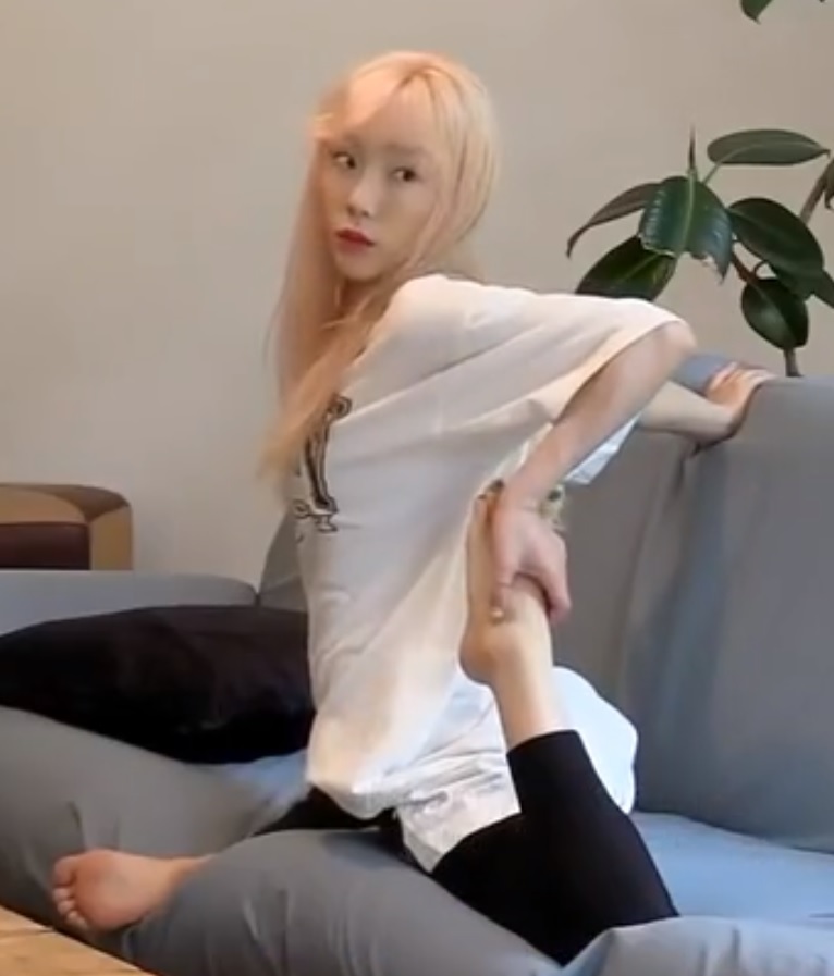 People who liked Taeyeon's feet, also liked.