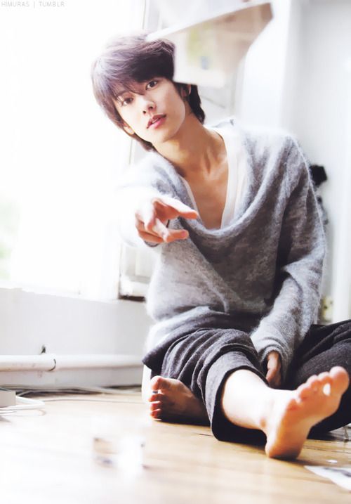 [IMAGE:https://pics.wikifeet.com/Takeru-Satoh-Feet-6095516.jpg]