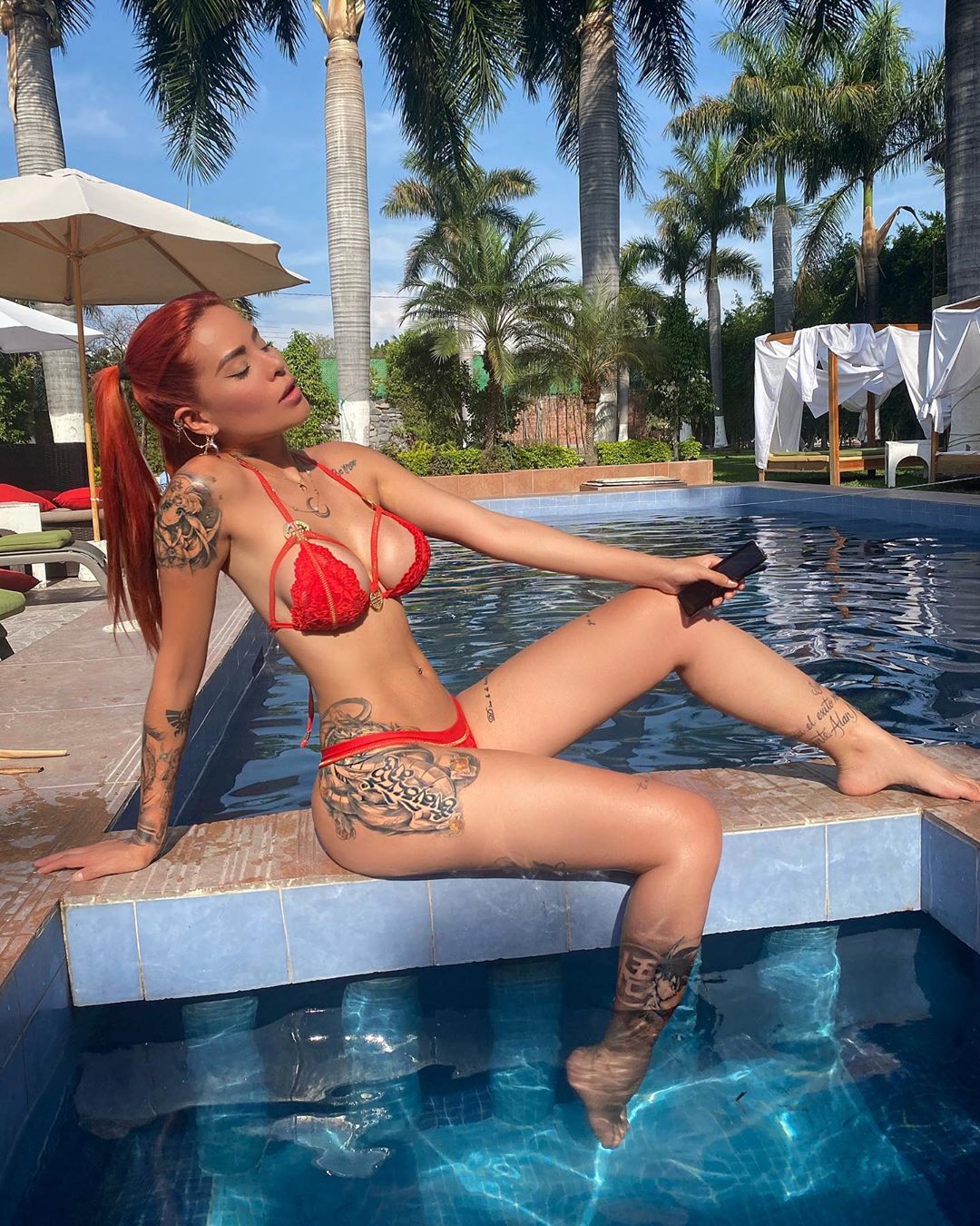 Talia Loaiza's Feet - I piedi di Talia Loaiza - Celebrities Feet 2022