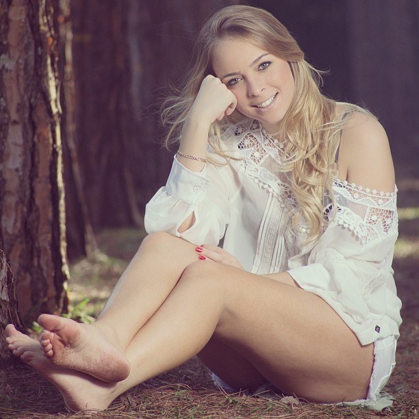 Feet of Thayse Estaniecki