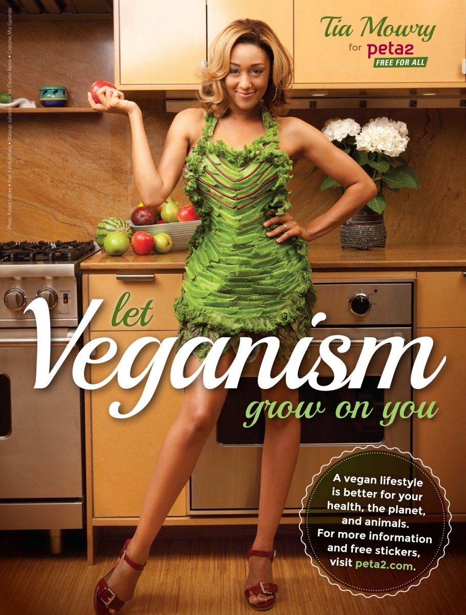 Feet of Tia Mowry