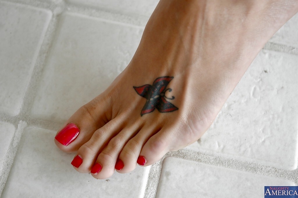 Tiffany Taylors Feet