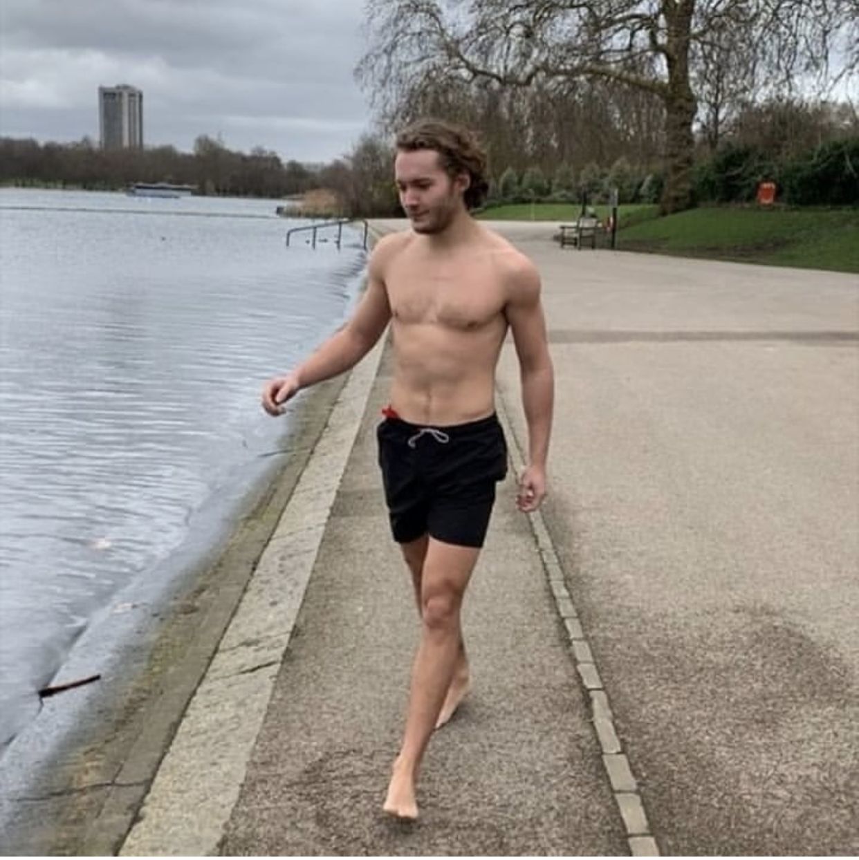 Toby Regbo's Feet << wikiFeet Men