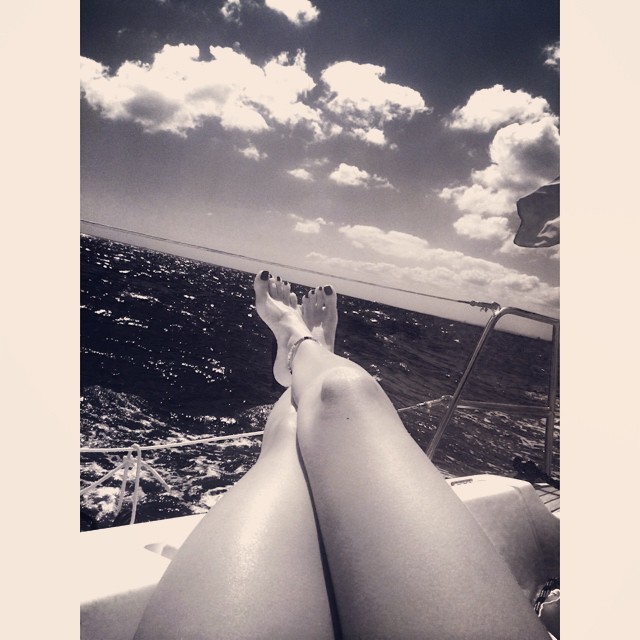 Feet of Tugçe Sökesoglu