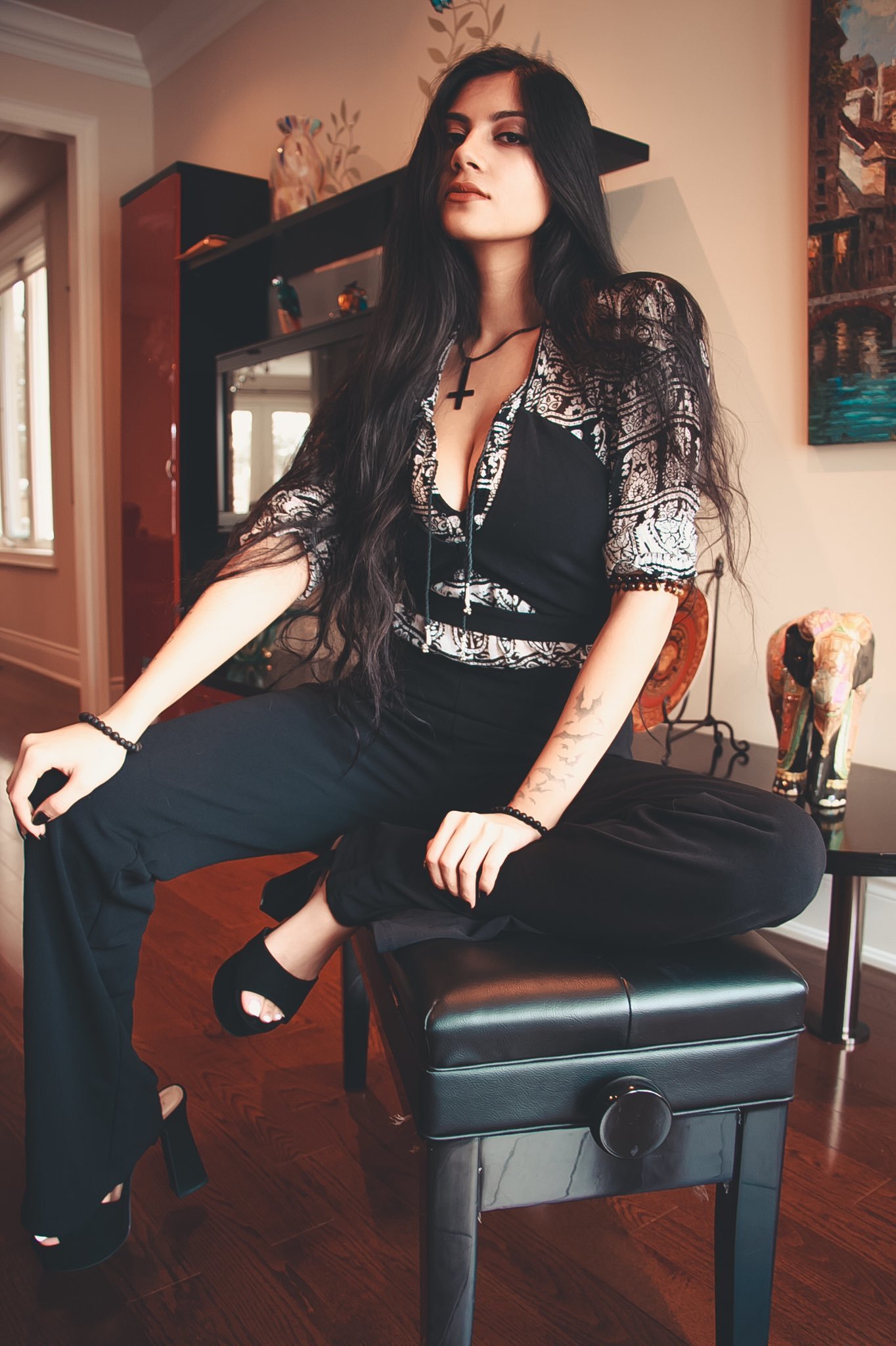 Vanessa Jay Vains feet