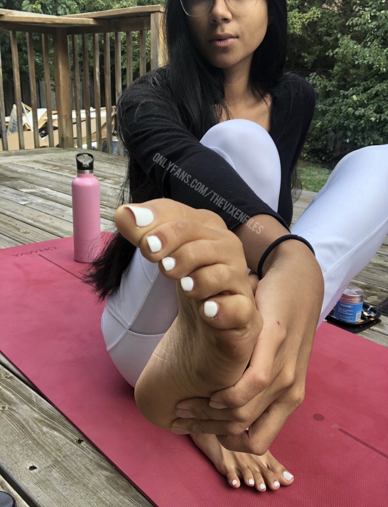 Vanessa Jay Vains feet