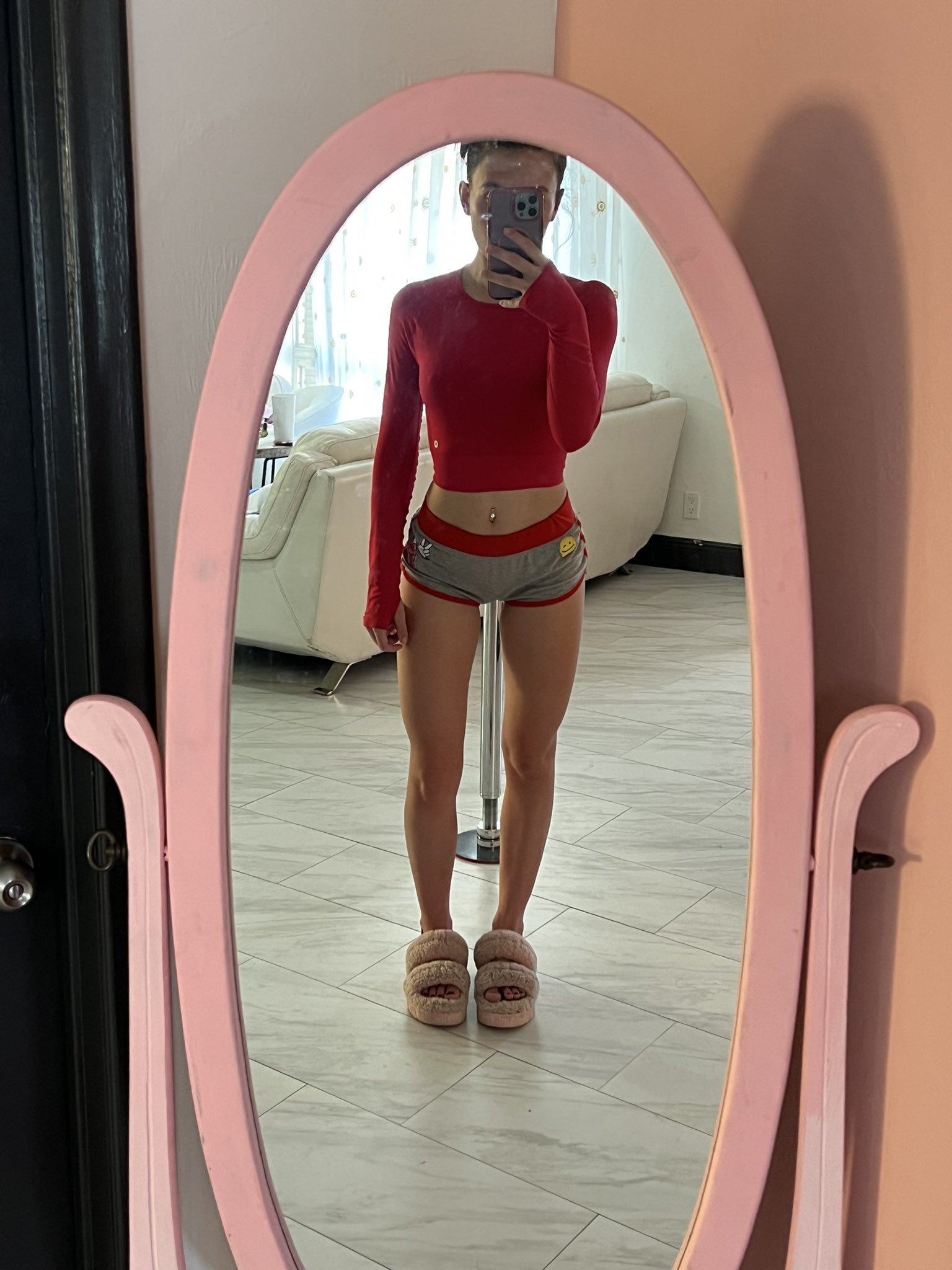 Veronica Church's feet