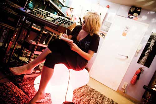 Feet of Victoria Hesketh (II)