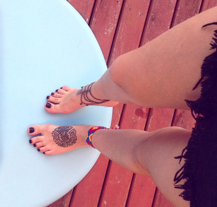 Feet of Victoria Macan