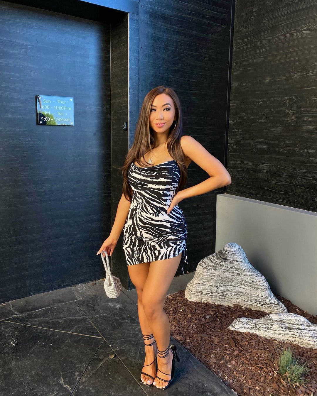 Victoria Nguyen’s Feet - I piedi di Victoria Nguyen - Celebrities Feet 2023