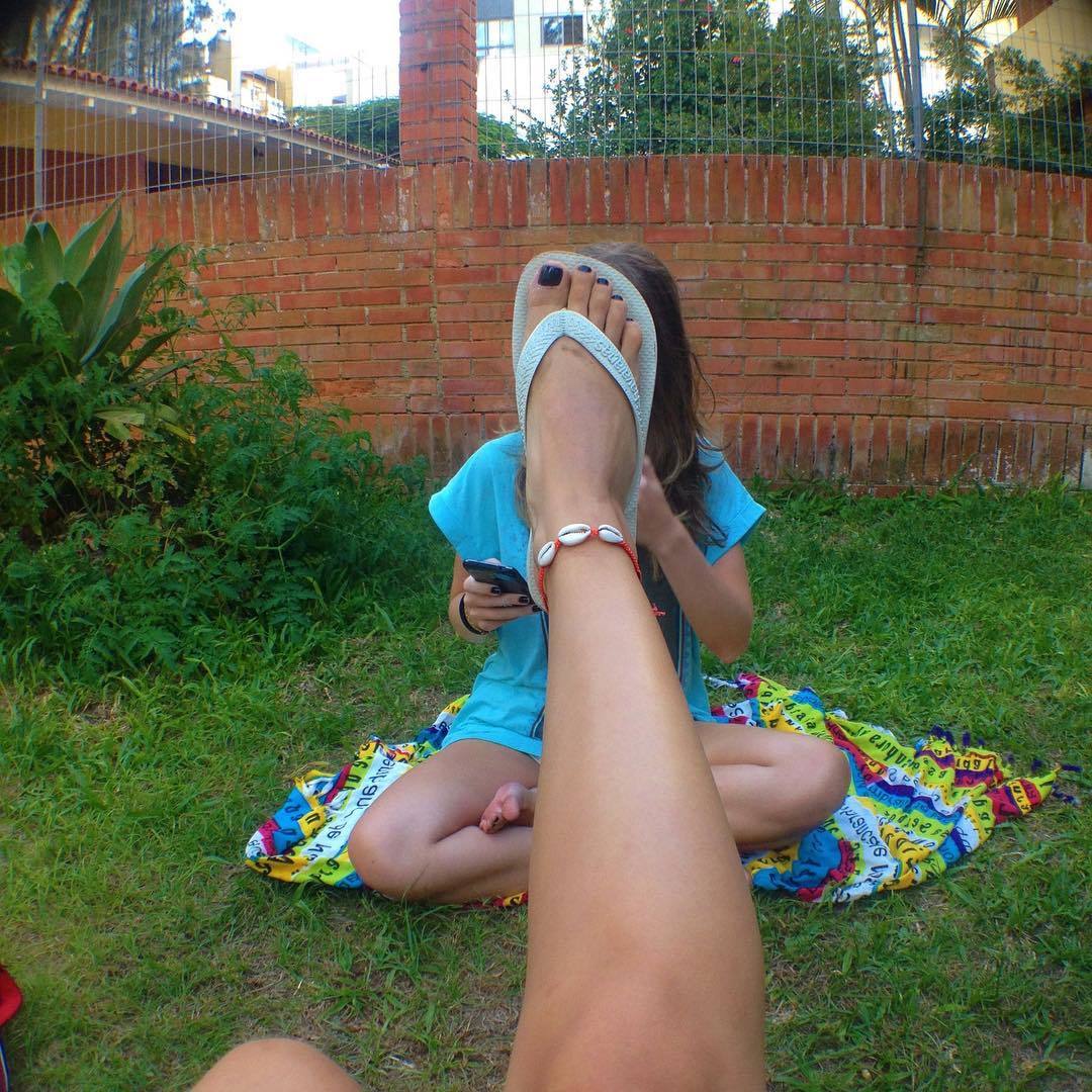 Feet of Vitória Bohn