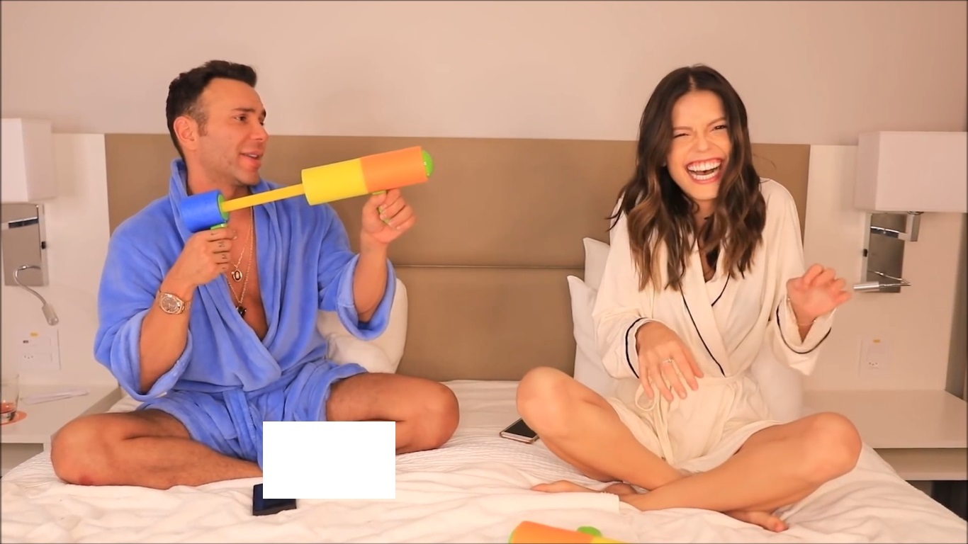 Feet of Vitória Strada