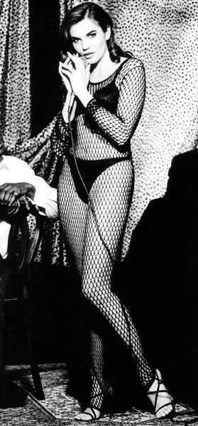 Feet of Véronika Loubry