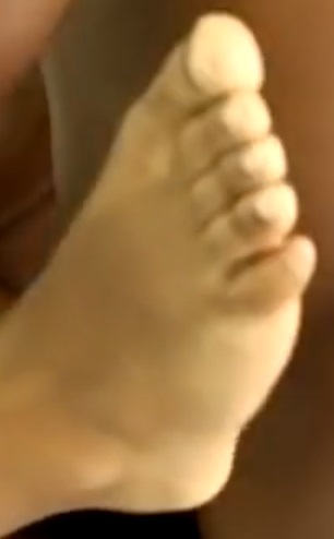306px x 494px - XL's Feet << wikiFeet Men