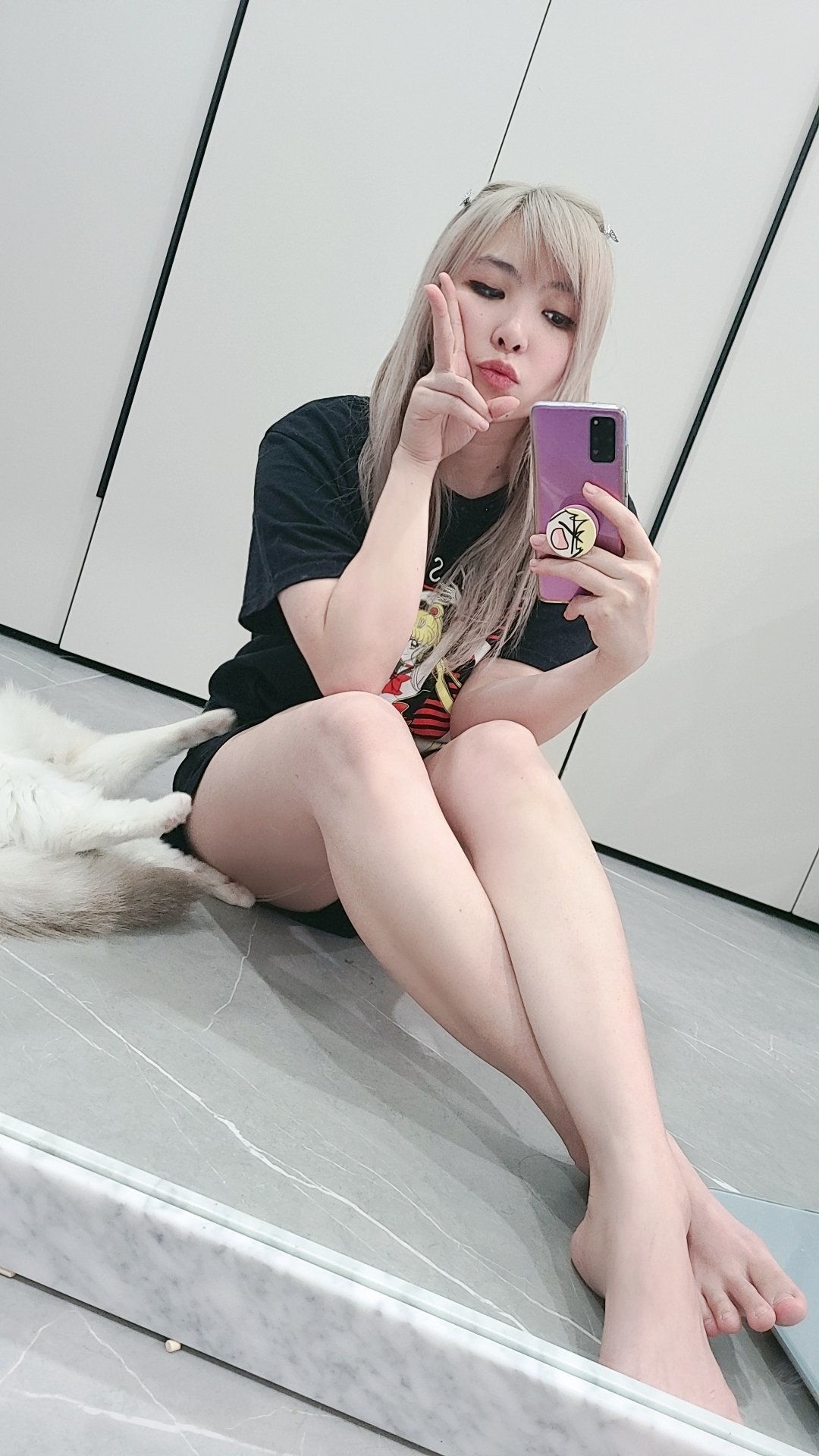 Feet of Yvonne 'Yvonnie' Ng